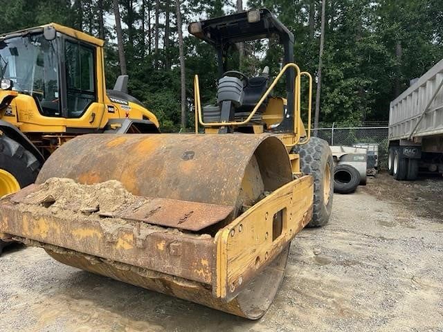 Vibrocompactador CS533 