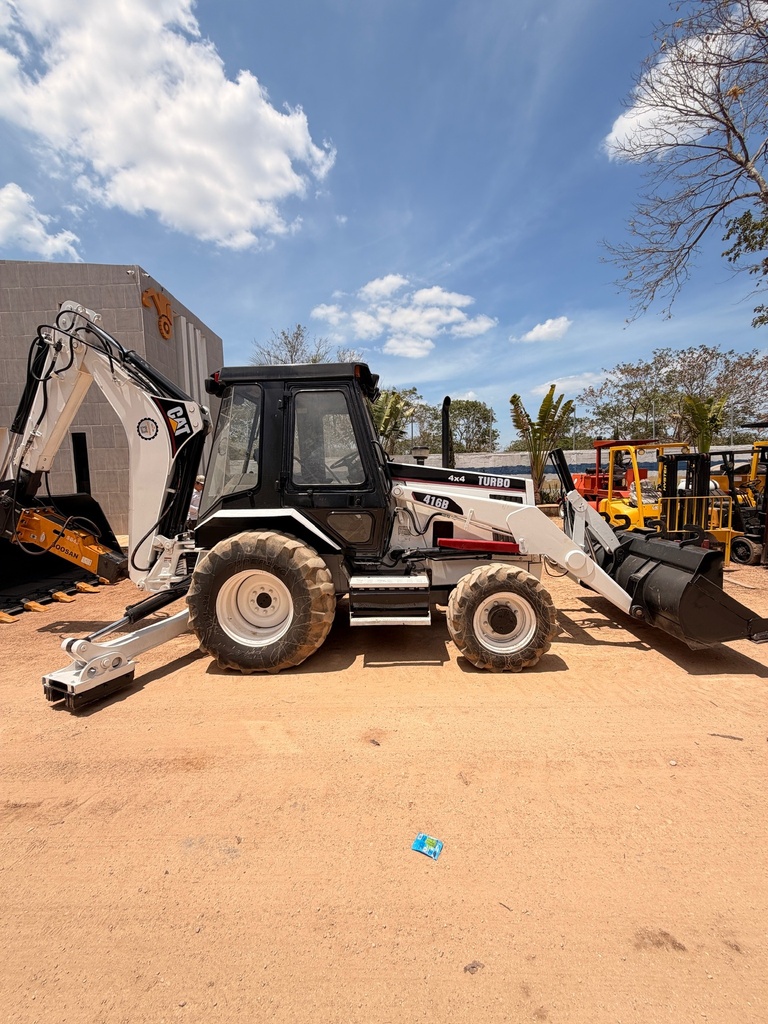 Retroexcavadora Caterpillar 416B 4x4 | Cabina Cerrada con Extensión y 3000hrs