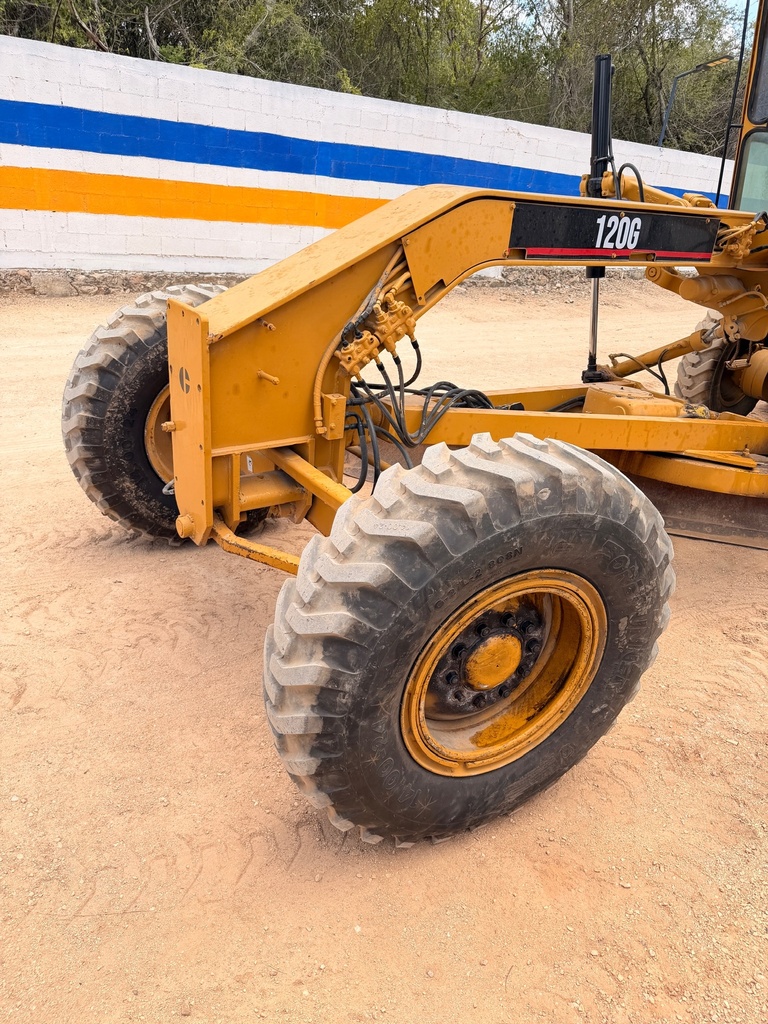 MOTONIVELADORA  CAT 120G