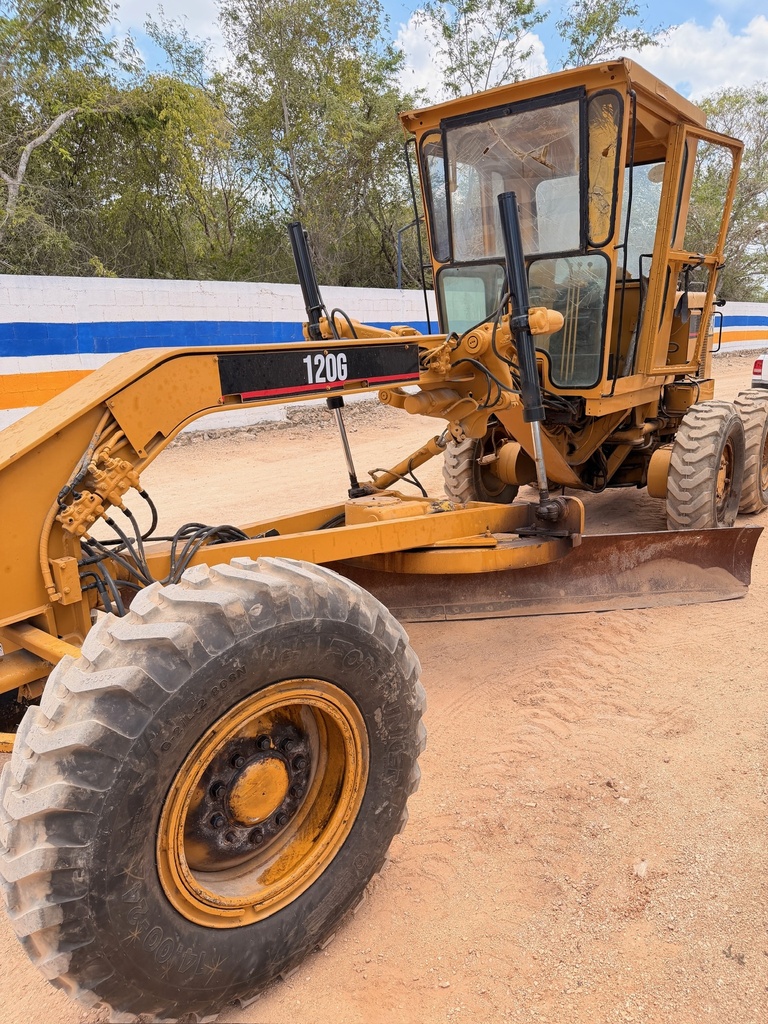 MOTONIVELADORA  CAT 120G