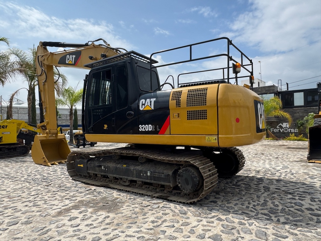 Excavadora Caterpillar 320DL 2019