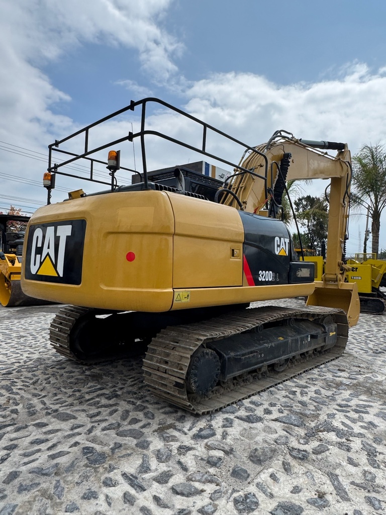 Excavadora Caterpillar 320DL 2019