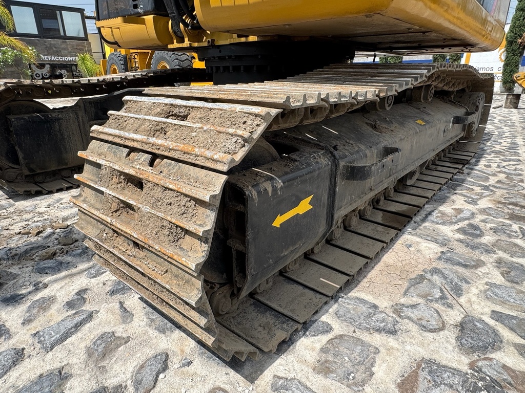 Excavadora Caterpillar 320DL 2019