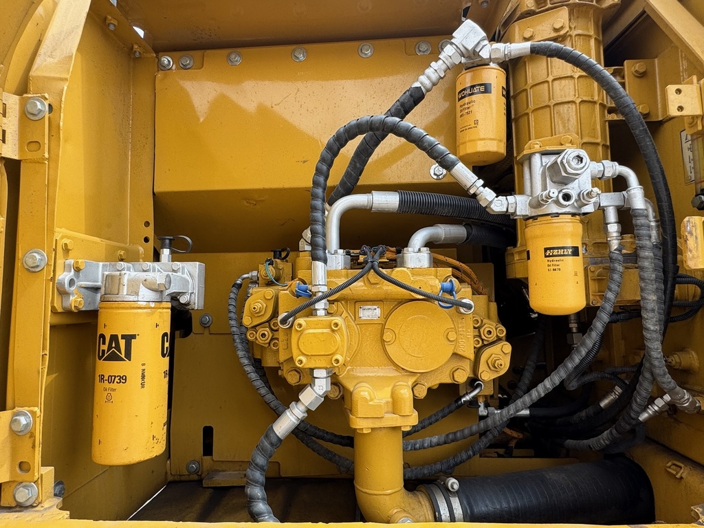 Excavadora Caterpillar 320DL 2019
