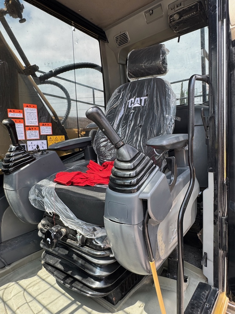 Excavadora Caterpillar 320DL 2019