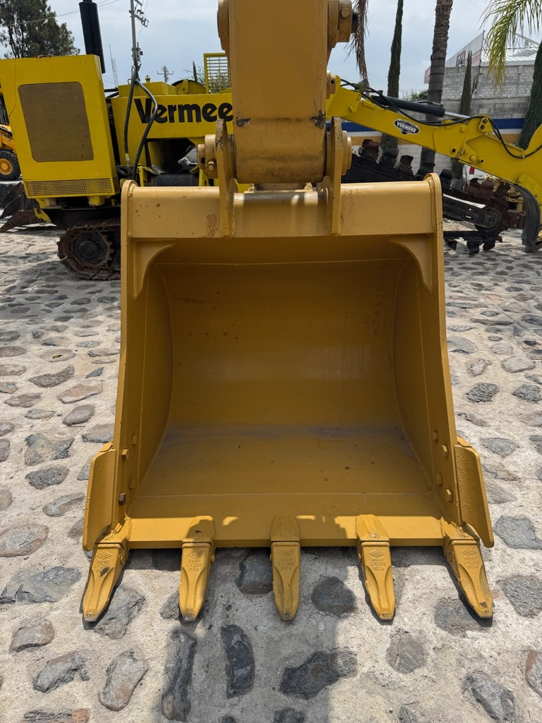 Excavadora Caterpillar 320DL 2019