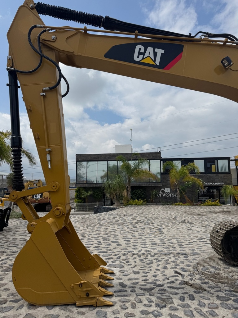 Excavadora Caterpillar 320DL 2019