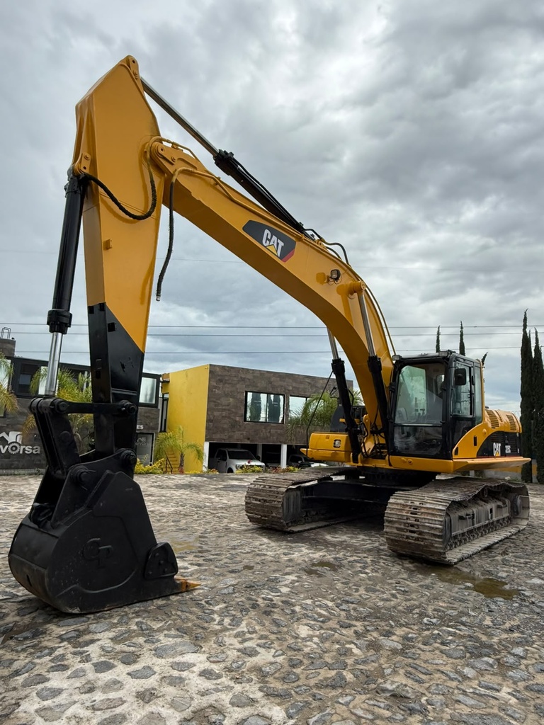 Excavadora Caterpillar 325C | 28 Ton con Motor 3126 y Cucharón 1.4 m³