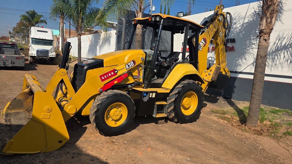 RETROEXCAVADORA CATERPILLAR 430  