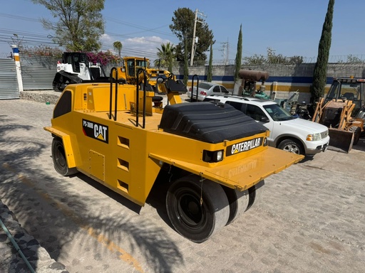 [0049] Compactador Neumático Caterpillar PS360B 2004 | Por Importar 