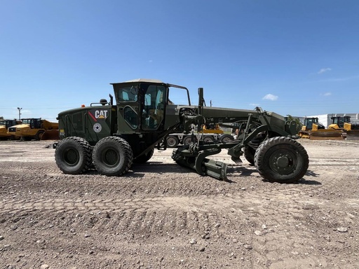 [0070] Motoconformadora Caterpillar 120M AWD